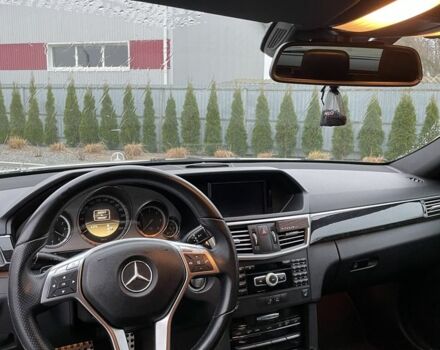 Белый Мерседес Е-Класс, объемом двигателя 3 л и пробегом 289 тыс. км за 12483 $, фото 13 на Automoto.ua