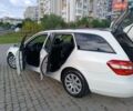 Белый Мерседес Е-Класс, объемом двигателя 2.2 л и пробегом 458 тыс. км за 9800 $, фото 3 на Automoto.ua