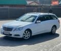 Белый Мерседес Е-Класс, объемом двигателя 2.2 л и пробегом 400 тыс. км за 10800 $, фото 1 на Automoto.ua