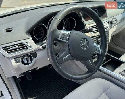 Белый Мерседес Е-Класс, объемом двигателя 2.14 л и пробегом 220 тыс. км за 13300 $, фото 29 на Automoto.ua