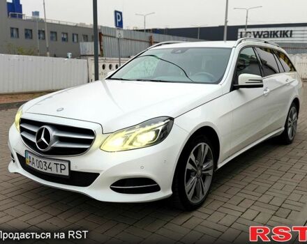 Белый Мерседес Е-Класс, объемом двигателя 2.2 л и пробегом 318 тыс. км за 14300 $, фото 1 на Automoto.ua