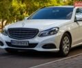 Белый Мерседес Е-Класс, объемом двигателя 2.14 л и пробегом 390 тыс. км за 15000 $, фото 1 на Automoto.ua