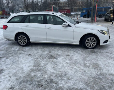 Белый Мерседес Е-Класс, объемом двигателя 2.14 л и пробегом 218 тыс. км за 12999 $, фото 3 на Automoto.ua