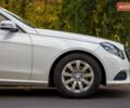 Білий Мерседес Е-Клас, об'ємом двигуна 2.14 л та пробігом 390 тис. км за 15000 $, фото 9 на Automoto.ua