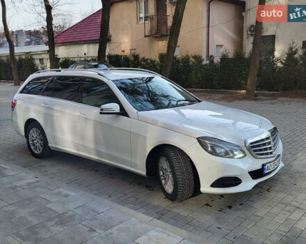 Белый Мерседес Е-Класс, объемом двигателя 2.2 л и пробегом 460 тыс. км за 10000 $, фото 7 на Automoto.ua