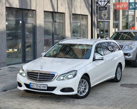 Белый Мерседес Е-Класс, объемом двигателя 2.2 л и пробегом 460 тыс. км за 10000 $, фото 1 на Automoto.ua