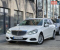 Белый Мерседес Е-Класс, объемом двигателя 2.2 л и пробегом 460 тыс. км за 10000 $, фото 3 на Automoto.ua