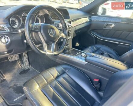 Белый Мерседес Е-Класс, объемом двигателя 2 л и пробегом 167 тыс. км за 14000 $, фото 9 на Automoto.ua
