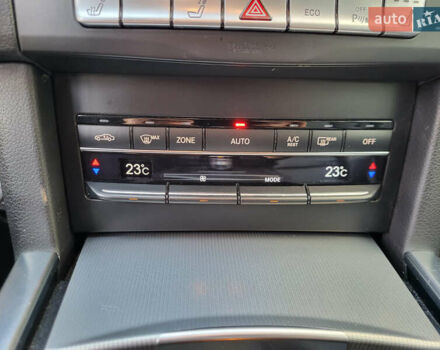 Белый Мерседес Е-Класс, объемом двигателя 2.2 л и пробегом 460 тыс. км за 10000 $, фото 25 на Automoto.ua