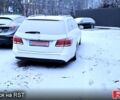 Белый Мерседес Е-Класс, объемом двигателя 21 л и пробегом 217 тыс. км за 18750 $, фото 9 на Automoto.ua