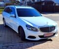 Белый Мерседес Е-Класс, объемом двигателя 21 л и пробегом 217 тыс. км за 18750 $, фото 3 на Automoto.ua