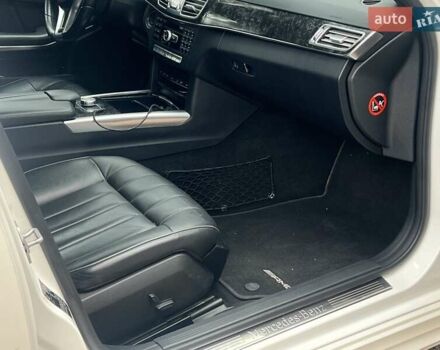 Білий Мерседес Е-Клас, об'ємом двигуна 2 л та пробігом 167 тис. км за 14800 $, фото 30 на Automoto.ua