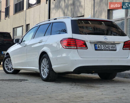 Белый Мерседес Е-Класс, объемом двигателя 2.2 л и пробегом 460 тыс. км за 10000 $, фото 10 на Automoto.ua