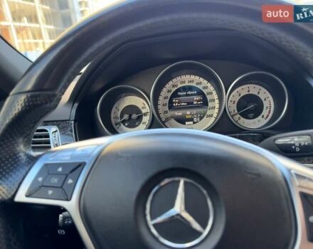 Белый Мерседес Е-Класс, объемом двигателя 2 л и пробегом 167 тыс. км за 14000 $, фото 6 на Automoto.ua