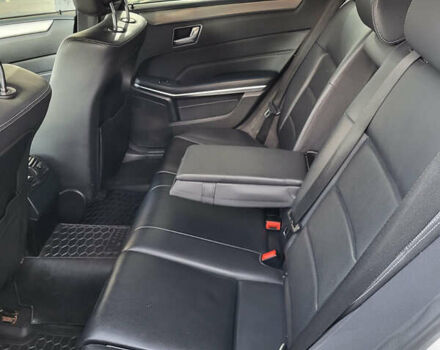 Белый Мерседес Е-Класс, объемом двигателя 2.2 л и пробегом 460 тыс. км за 10000 $, фото 21 на Automoto.ua