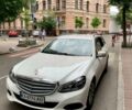 Белый Мерседес Е-Класс, объемом двигателя 2.1 л и пробегом 208 тыс. км за 17500 $, фото 1 на Automoto.ua