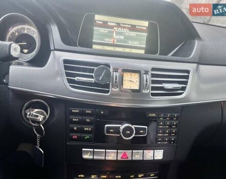 Белый Мерседес Е-Класс, объемом двигателя 2.14 л и пробегом 260 тыс. км за 15500 $, фото 9 на Automoto.ua