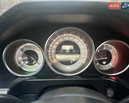 Білий Мерседес Е-Клас, об'ємом двигуна 2.1 л та пробігом 260 тис. км за 17000 $, фото 4 на Automoto.ua