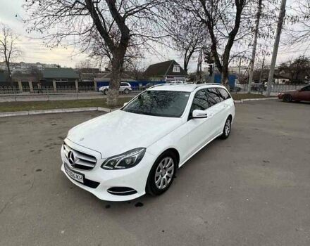 Белый Мерседес Е-Класс, объемом двигателя 2.14 л и пробегом 260 тыс. км за 15500 $, фото 5 на Automoto.ua