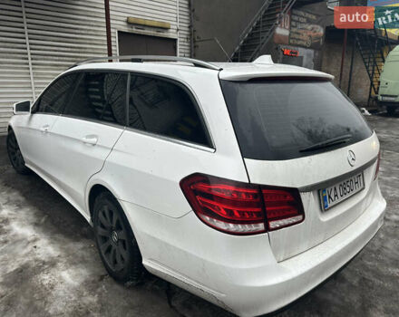 Белый Мерседес Е-Класс, объемом двигателя 2.2 л и пробегом 500 тыс. км за 12500 $, фото 3 на Automoto.ua