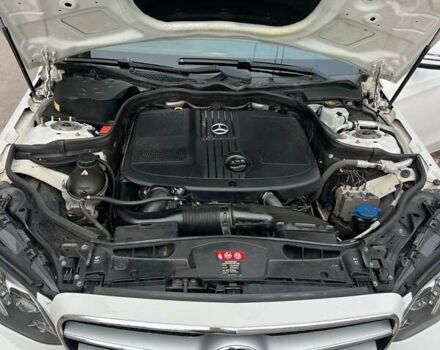 Белый Мерседес Е-Класс, объемом двигателя 2.14 л и пробегом 260 тыс. км за 15500 $, фото 8 на Automoto.ua