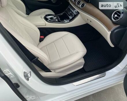 Белый Мерседес Е-Класс, объемом двигателя 3 л и пробегом 79 тыс. км за 33200 $, фото 16 на Automoto.ua