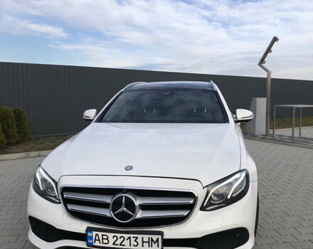 Белый Мерседес Е-Класс, объемом двигателя 1.95 л и пробегом 245 тыс. км за 20999 $, фото 2 на Automoto.ua