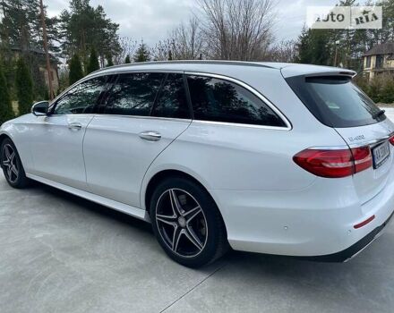 Белый Мерседес Е-Класс, объемом двигателя 3 л и пробегом 79 тыс. км за 33200 $, фото 5 на Automoto.ua