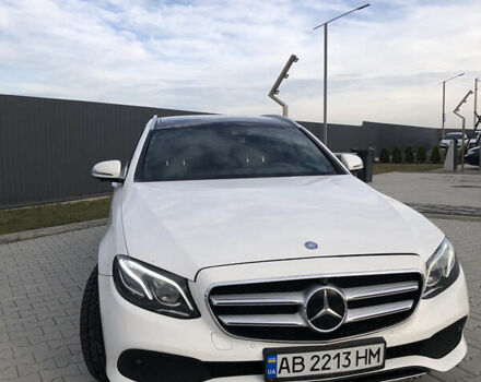 Белый Мерседес Е-Класс, объемом двигателя 1.95 л и пробегом 245 тыс. км за 20999 $, фото 1 на Automoto.ua