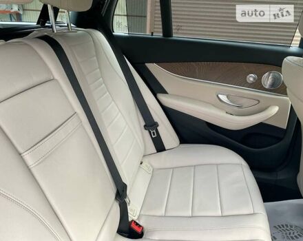 Белый Мерседес Е-Класс, объемом двигателя 3 л и пробегом 79 тыс. км за 33200 $, фото 21 на Automoto.ua