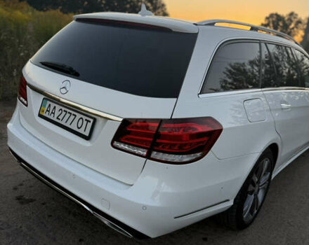 Белый Мерседес Е-Класс, объемом двигателя 3 л и пробегом 232 тыс. км за 20000 $, фото 16 на Automoto.ua