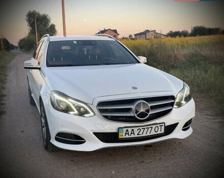 Белый Мерседес Е-Класс, объемом двигателя 3 л и пробегом 232 тыс. км за 20000 $, фото 1 на Automoto.ua