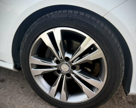 Белый Мерседес Е-Класс, объемом двигателя 3 л и пробегом 232 тыс. км за 20000 $, фото 2 на Automoto.ua