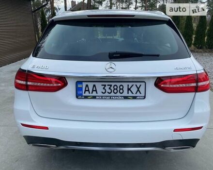 Белый Мерседес Е-Класс, объемом двигателя 3 л и пробегом 79 тыс. км за 33200 $, фото 3 на Automoto.ua