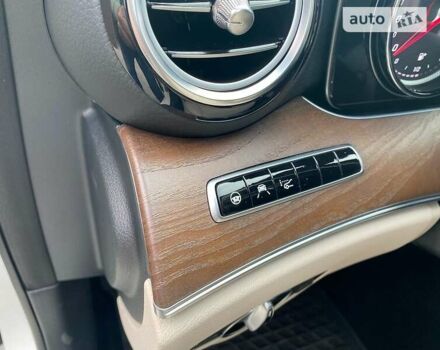 Белый Мерседес Е-Класс, объемом двигателя 3 л и пробегом 79 тыс. км за 33200 $, фото 9 на Automoto.ua