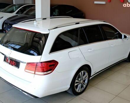 Белый Мерседес Е-Класс, объемом двигателя 2.2 л и пробегом 160 тыс. км за 14900 $, фото 4 на Automoto.ua