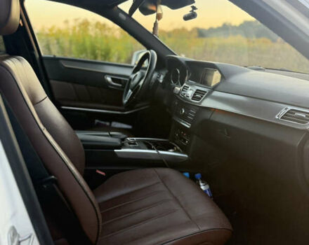 Белый Мерседес Е-Класс, объемом двигателя 3 л и пробегом 232 тыс. км за 20000 $, фото 15 на Automoto.ua