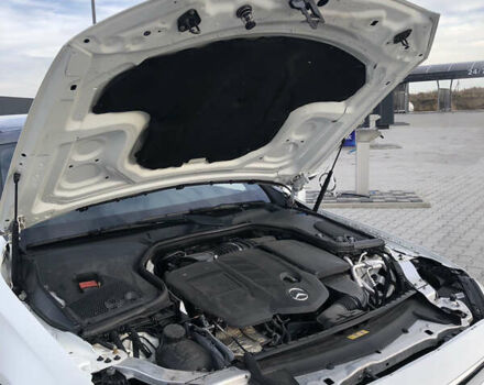 Белый Мерседес Е-Класс, объемом двигателя 1.95 л и пробегом 245 тыс. км за 20999 $, фото 30 на Automoto.ua