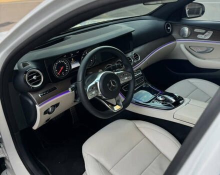 Білий Мерседес Е-Клас, об'ємом двигуна 3 л та пробігом 68 тис. км за 31300 $, фото 6 на Automoto.ua