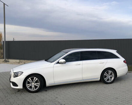 Белый Мерседес Е-Класс, объемом двигателя 1.95 л и пробегом 245 тыс. км за 20999 $, фото 5 на Automoto.ua