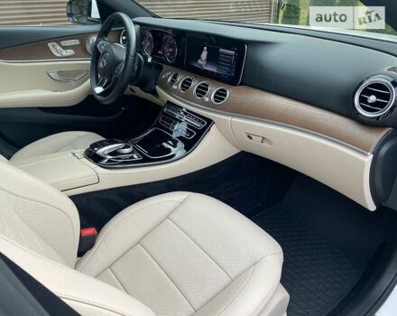 Белый Мерседес Е-Класс, объемом двигателя 3 л и пробегом 79 тыс. км за 33200 $, фото 15 на Automoto.ua