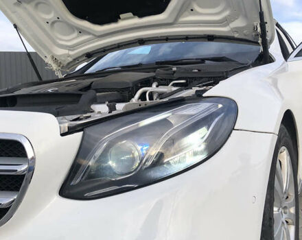 Белый Мерседес Е-Класс, объемом двигателя 1.95 л и пробегом 245 тыс. км за 20999 $, фото 27 на Automoto.ua