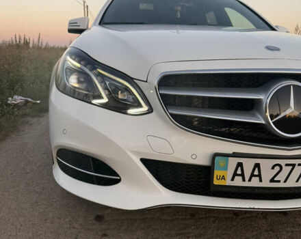 Белый Мерседес Е-Класс, объемом двигателя 3 л и пробегом 232 тыс. км за 20000 $, фото 8 на Automoto.ua