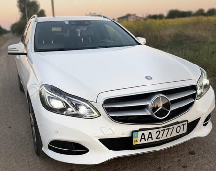 Белый Мерседес Е-Класс, объемом двигателя 3 л и пробегом 232 тыс. км за 20000 $, фото 4 на Automoto.ua