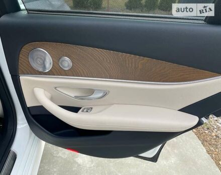 Белый Мерседес Е-Класс, объемом двигателя 3 л и пробегом 79 тыс. км за 33200 $, фото 18 на Automoto.ua