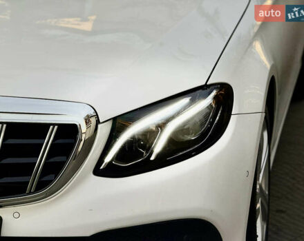 Белый Мерседес Е-Класс, объемом двигателя 2.14 л и пробегом 366 тыс. км за 22999 $, фото 35 на Automoto.ua