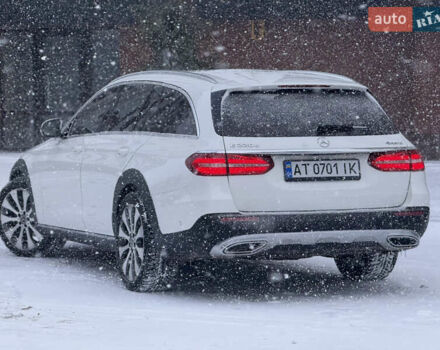 Білий Мерседес Е-Клас, об'ємом двигуна 2 л та пробігом 280 тис. км за 26499 $, фото 2 на Automoto.ua