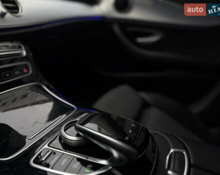 Білий Мерседес Е-Клас, об'ємом двигуна 2 л та пробігом 280 тис. км за 26499 $, фото 36 на Automoto.ua