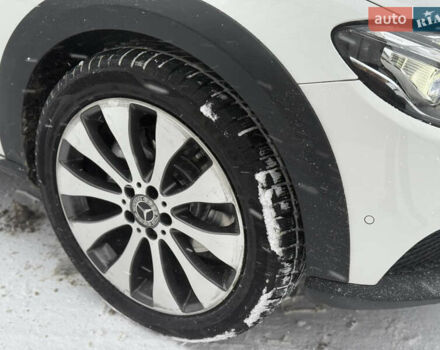 Білий Мерседес Е-Клас, об'ємом двигуна 2 л та пробігом 280 тис. км за 26499 $, фото 56 на Automoto.ua