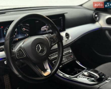 Білий Мерседес Е-Клас, об'ємом двигуна 2 л та пробігом 280 тис. км за 26499 $, фото 23 на Automoto.ua